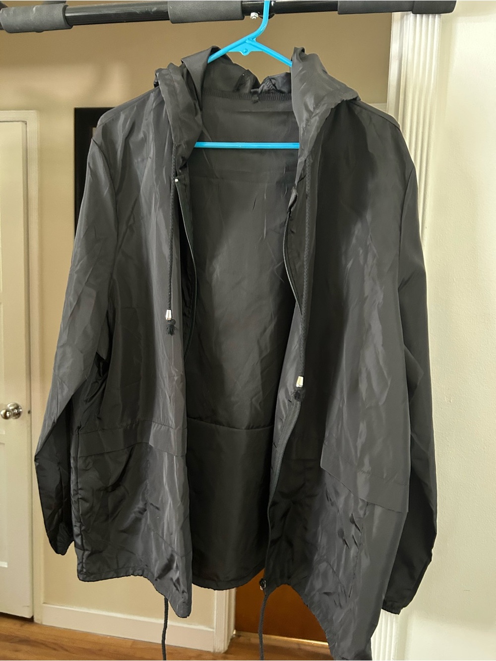 NWOT Women’s Black Hooded Lightweight Raincoat size 2x